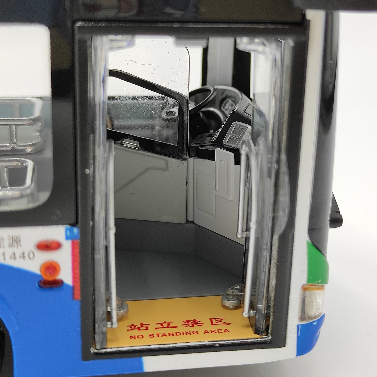 Original 1/43 Zhongtong Bus N12 LCK6126EVGRA1 Qingdao Bus Alloy Model