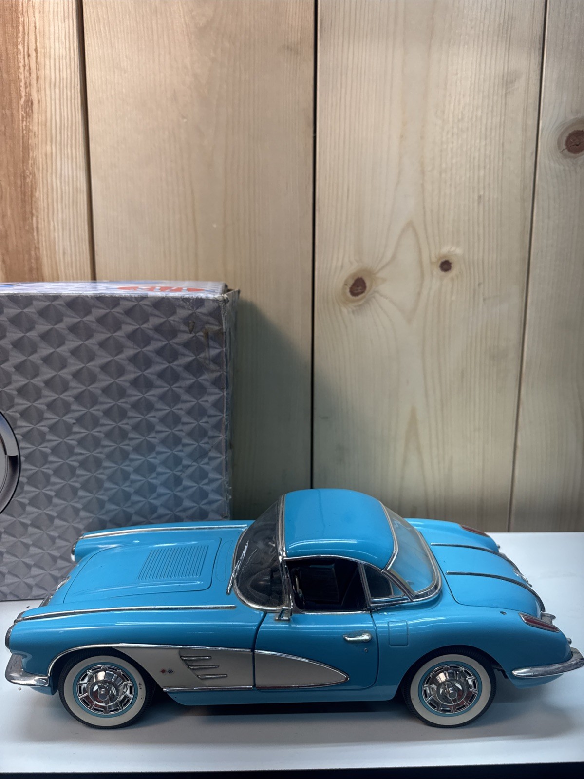 1958 Chevrolet Corvette Hard-Top w/ Removable Top – 1/12 Solido Diecast Model