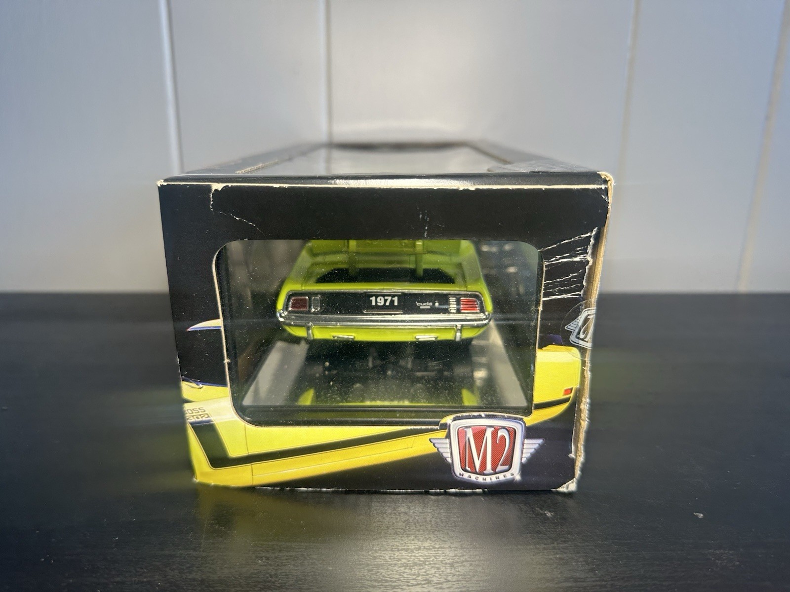 M2 Machines 1/24 Premium Edition Detroit-Cruisers 1971 Plymouth Hemi Cuda