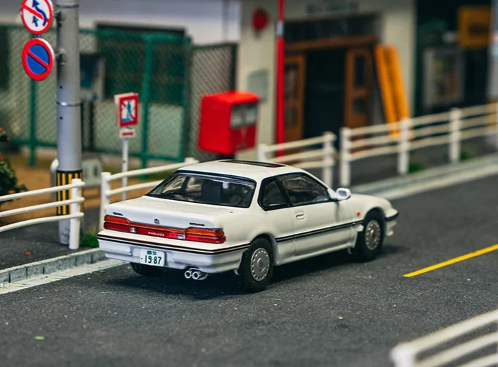 Tarmac 1/64 HONDA PRELUDE BA4 Die Cast Model -WHITE-