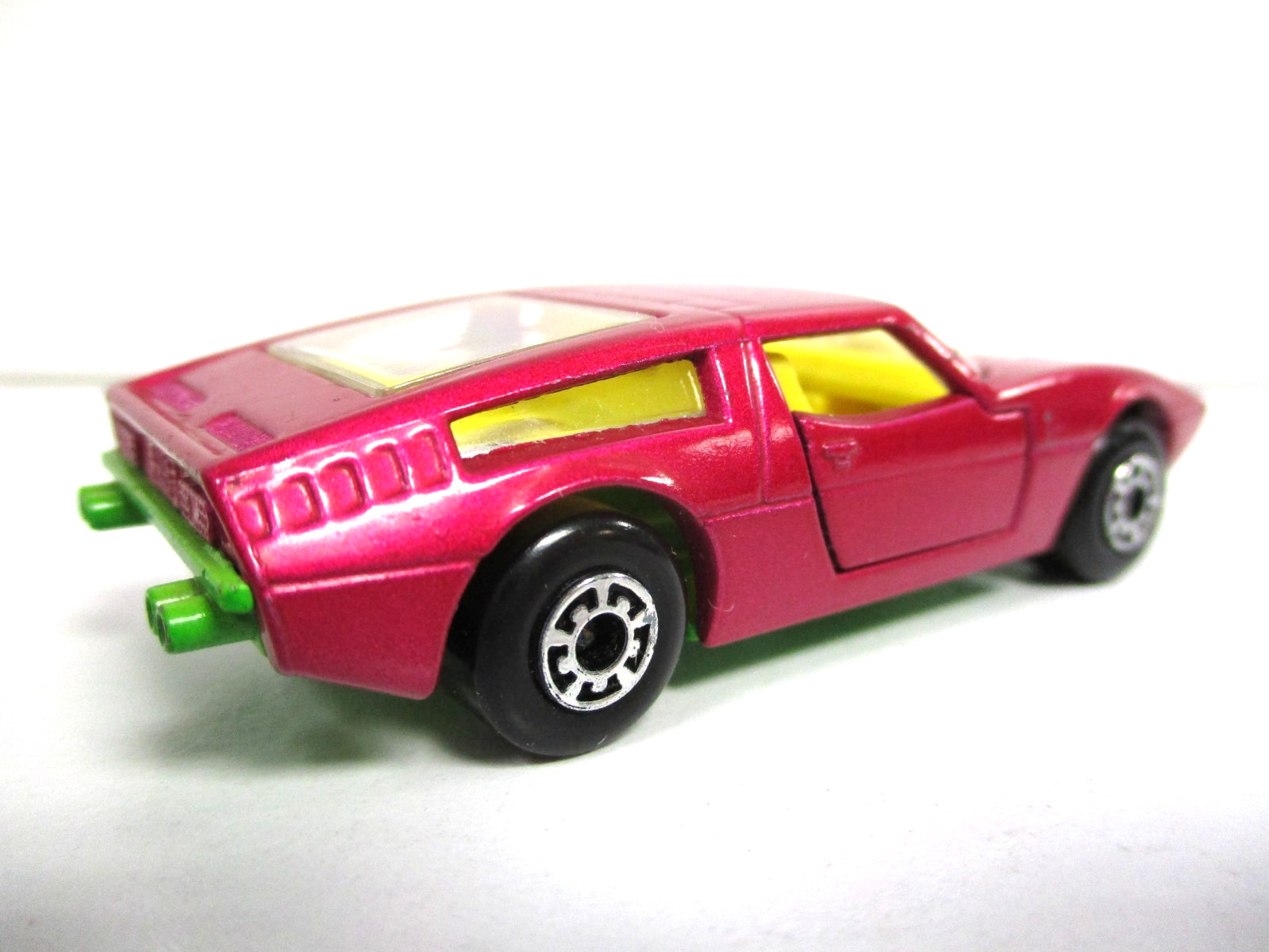 LESNEY MATCHBOX SUPERFAST #32 – MASERATI BORA – BOX