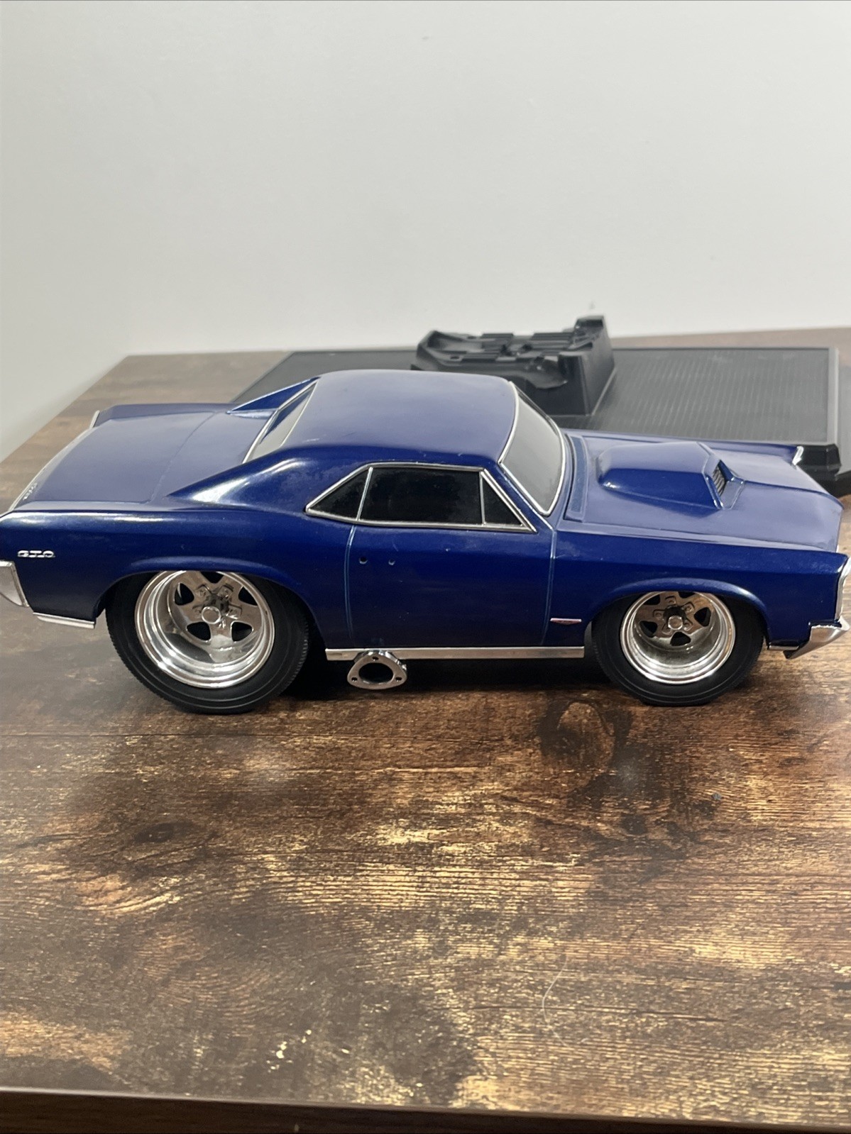 Rare Muscle Machines Dark Blue 1966 GTO Real 1:18 Scale With Stand