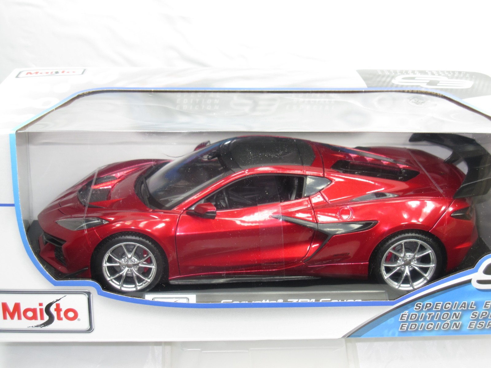 2025 CORVETTE ZR1 STINGRAY METALLIC RED NEW IN BOX 1:18