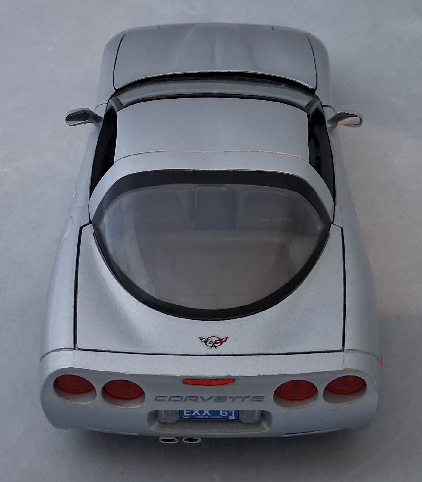 1999 Chevrolet Corvette C5 1:18 Diecast (Silver) : Burago
