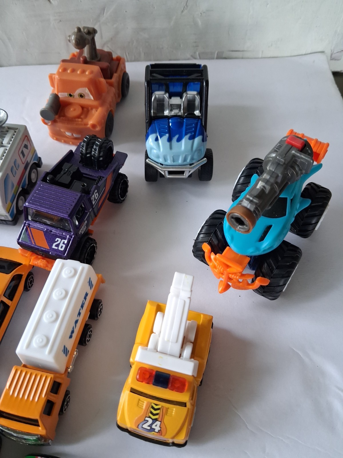 Variety Random Big Cars, Trucks, EMS, Police Vehicles + More – Lot Of 33