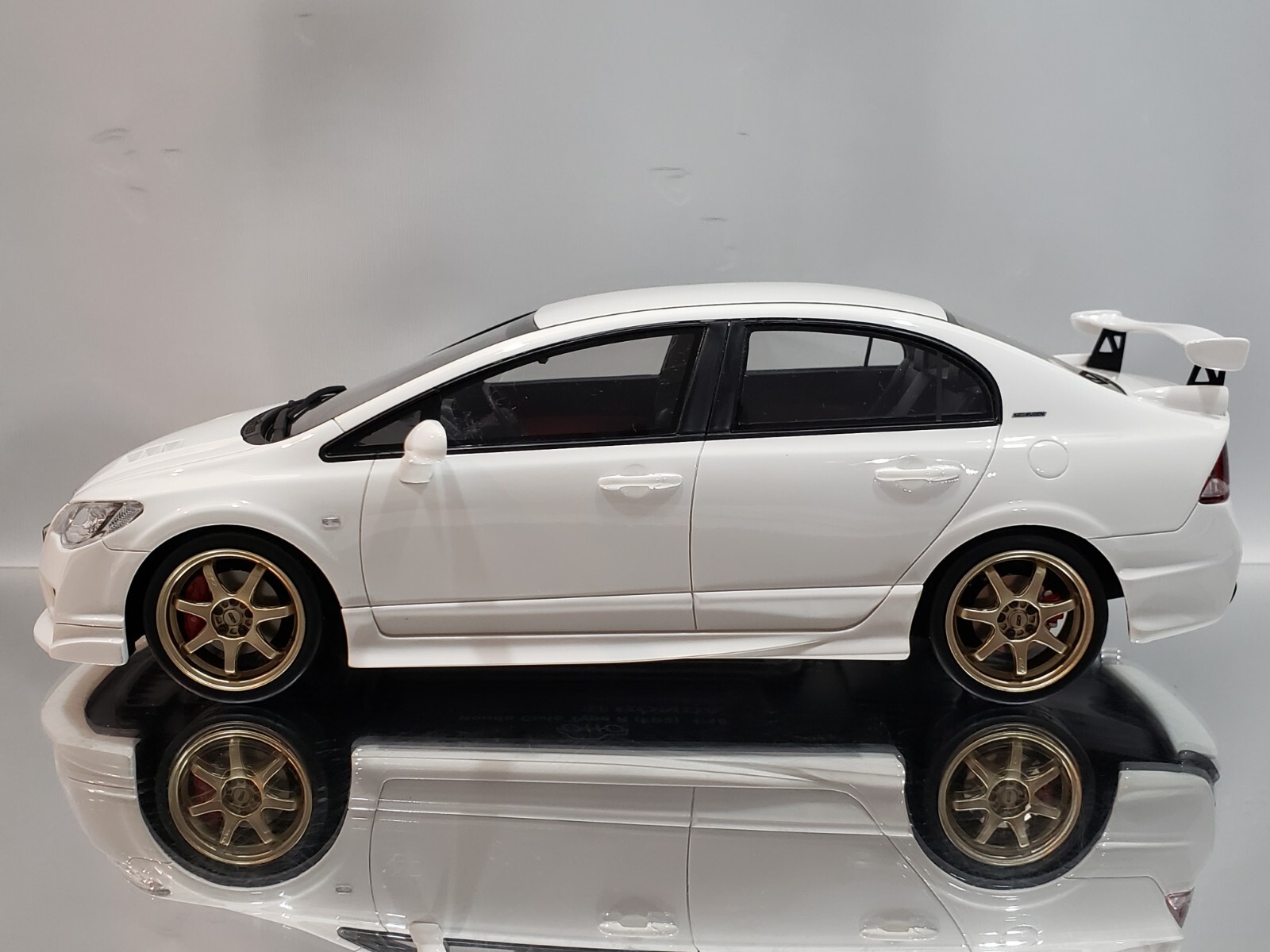 NEW 1:18 JDM Mugen Honda Civic Type R FD2 White Resin Model OTTOmobile Rare