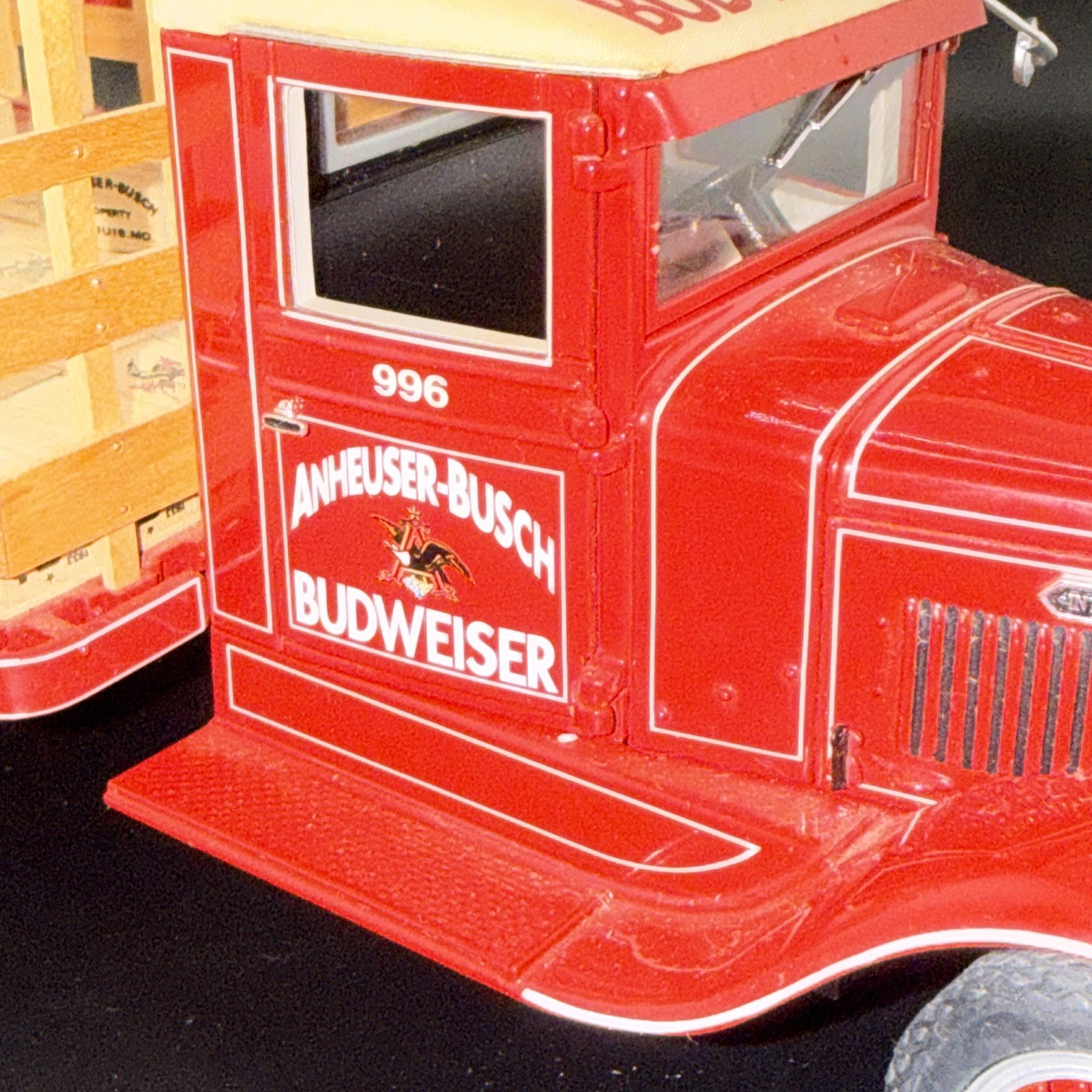 Danbury Mint 1933 Budweiser Delivery Diecast Truck Red 1/24 Anheuser-Busch