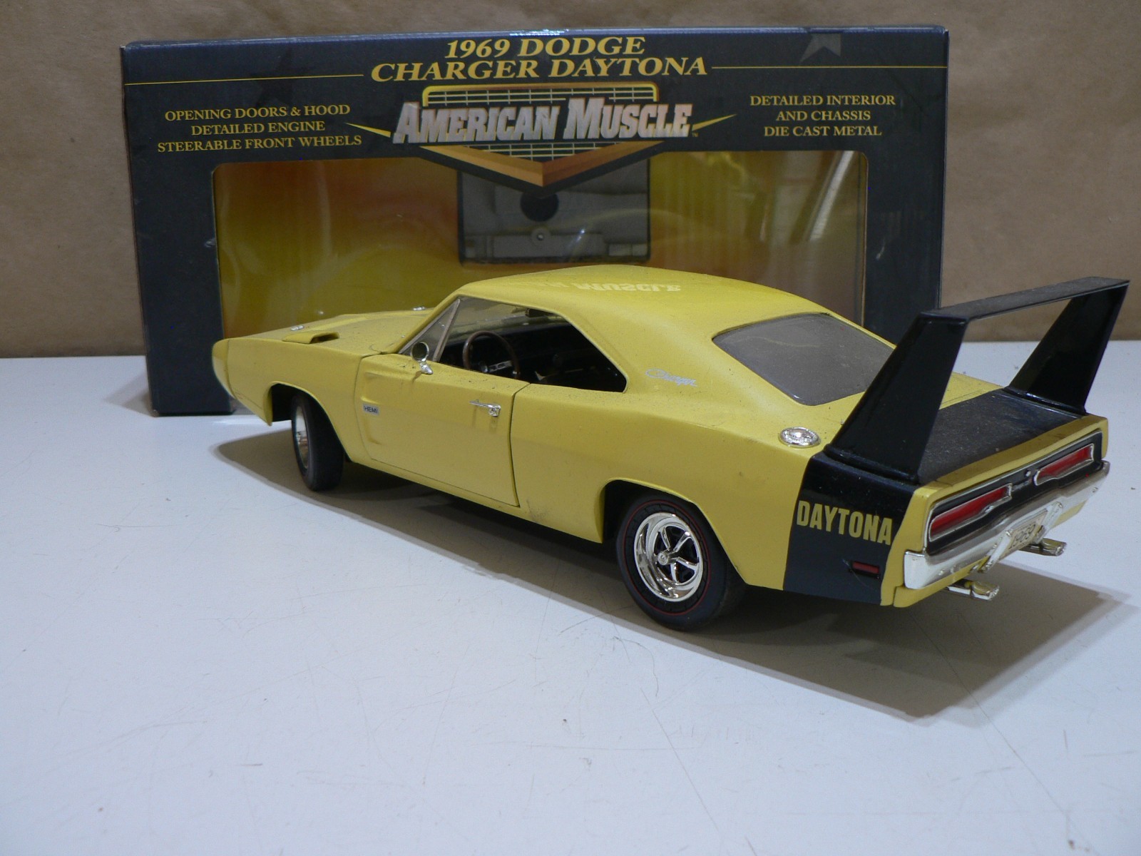 Vintage Ertl American Muscle 1969 Yellow Dodge Charger Hemi Daytona Die Cast