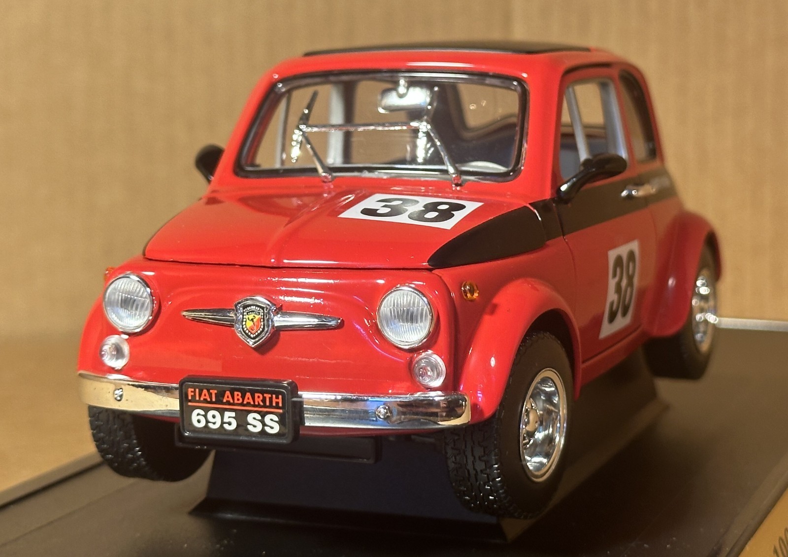 Road Legends 1/18 Scale 1960 Fiat Abarth 695SS Coupe, Red, Good condition