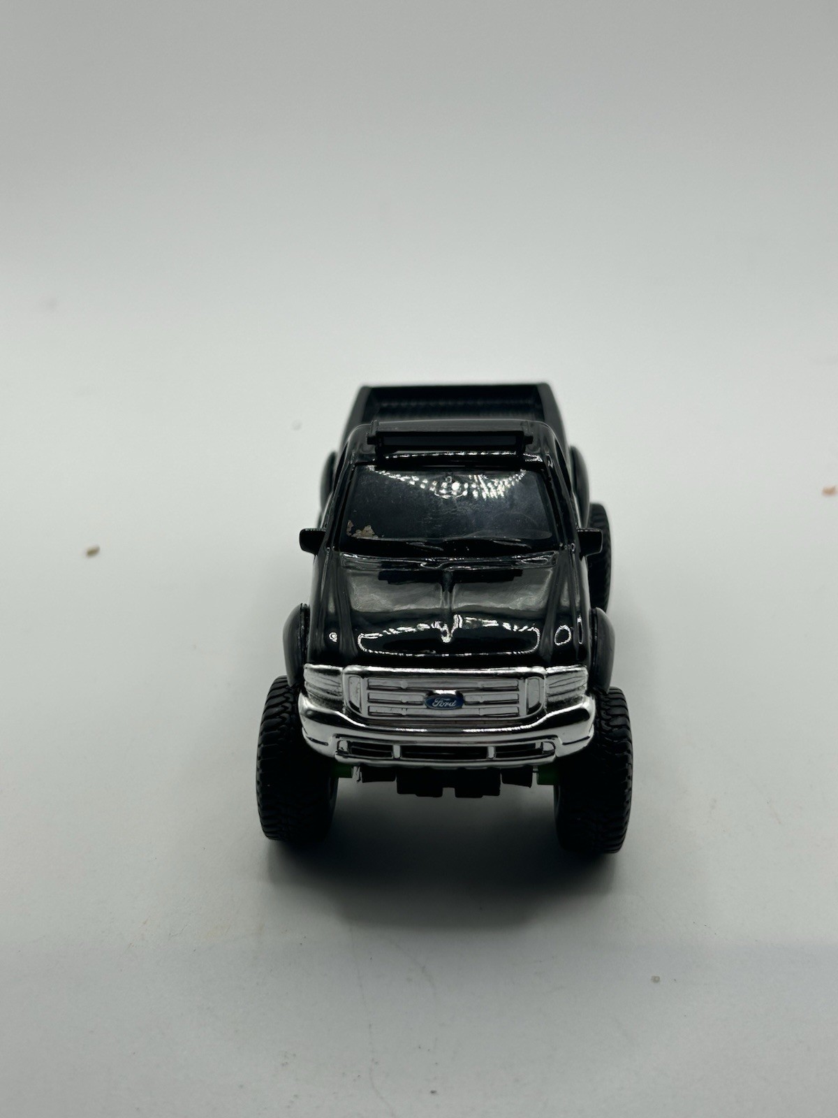 Maisto Die Cast Ford F-Series Armor Tech 4X4 1:46 Scale Truck