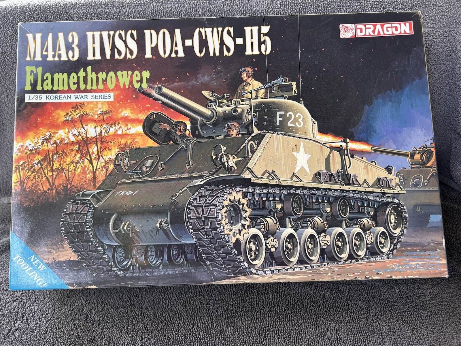 US M4A3 HVSS POA-CWS-H5 FLAMETHROWER TANK USMC 1951 1/72 BY DRAGON MODELS 6807