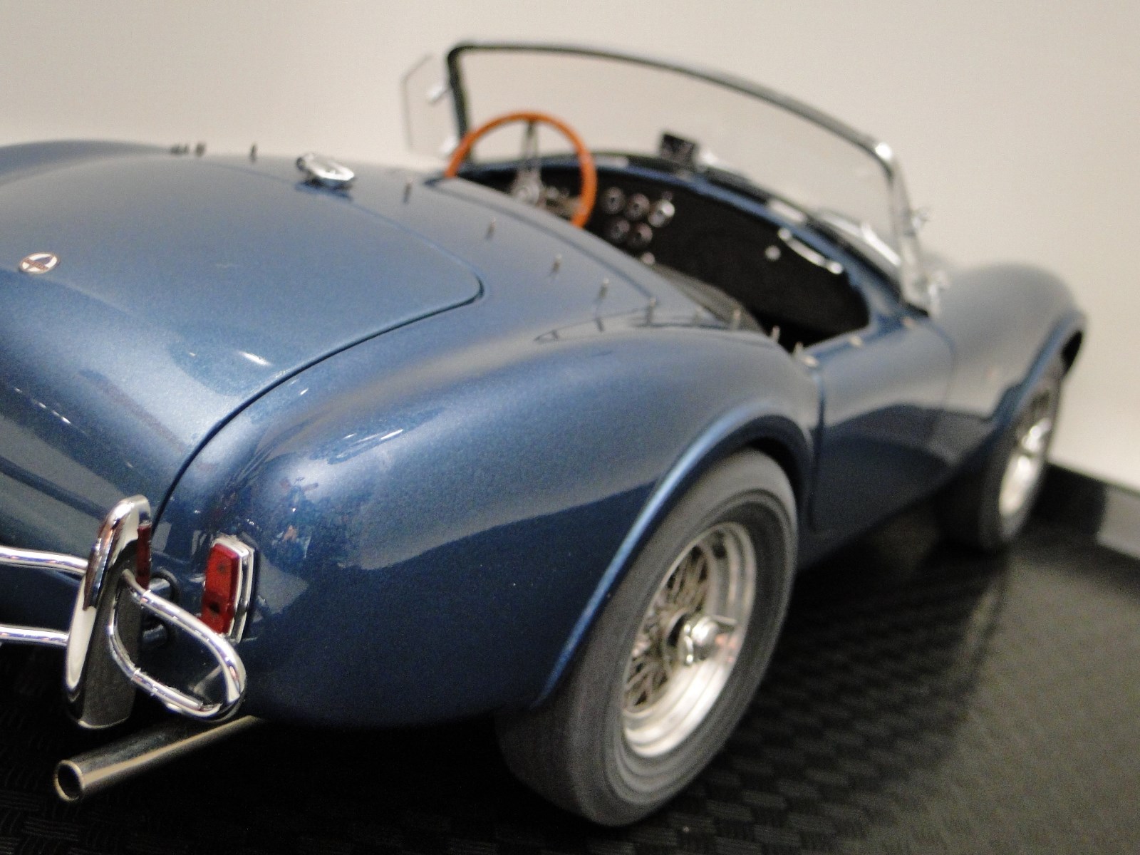 1:12 Race Car Custom Built Metal Body Model18Unique24Racer Racing Carousel Blue