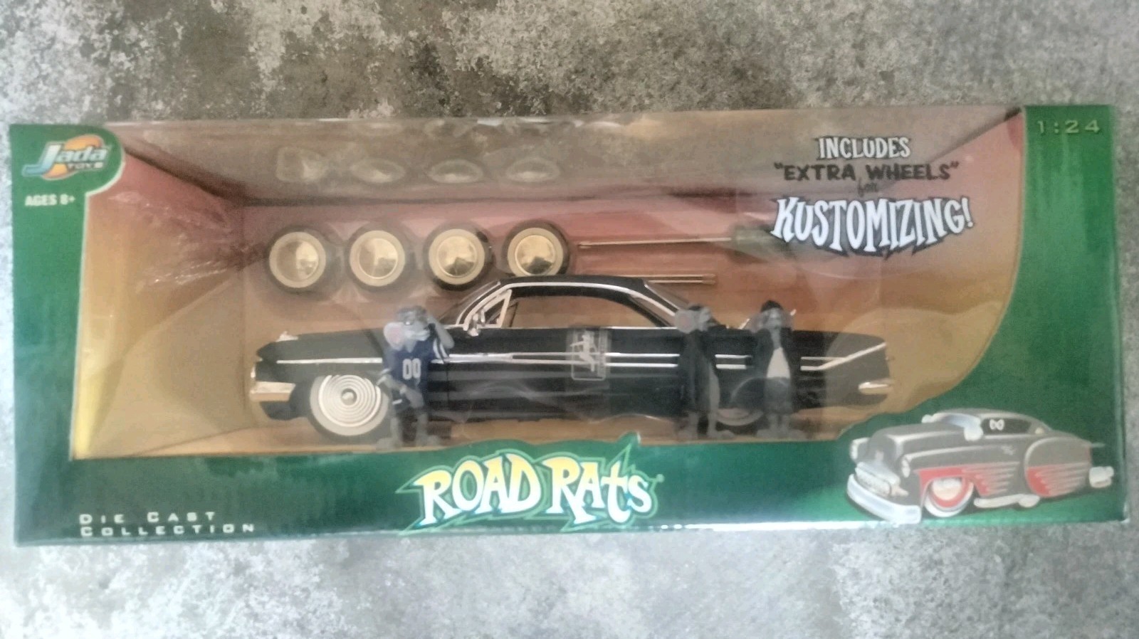 JADA ROAD RATS 1:24 (Customized) “1961 Chevy Impala” with 3 Homie Hood Rats RARE