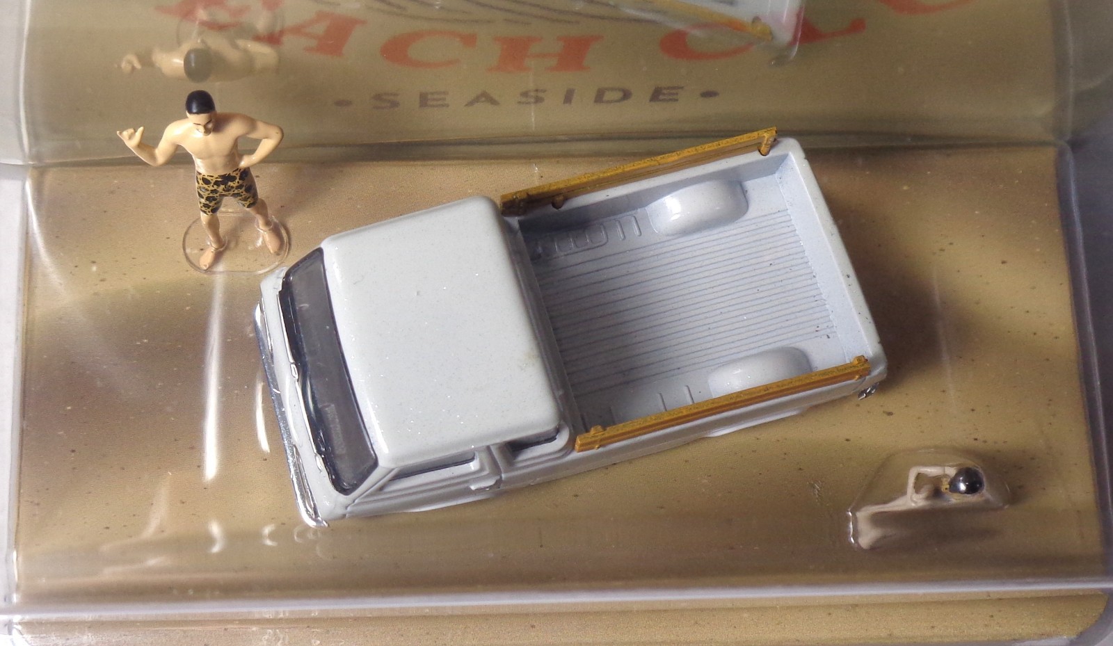 Sunny Sea Beach Club 1964 Econoline Truck M2 Auto-Figs R17 Limited Ed. 8,500