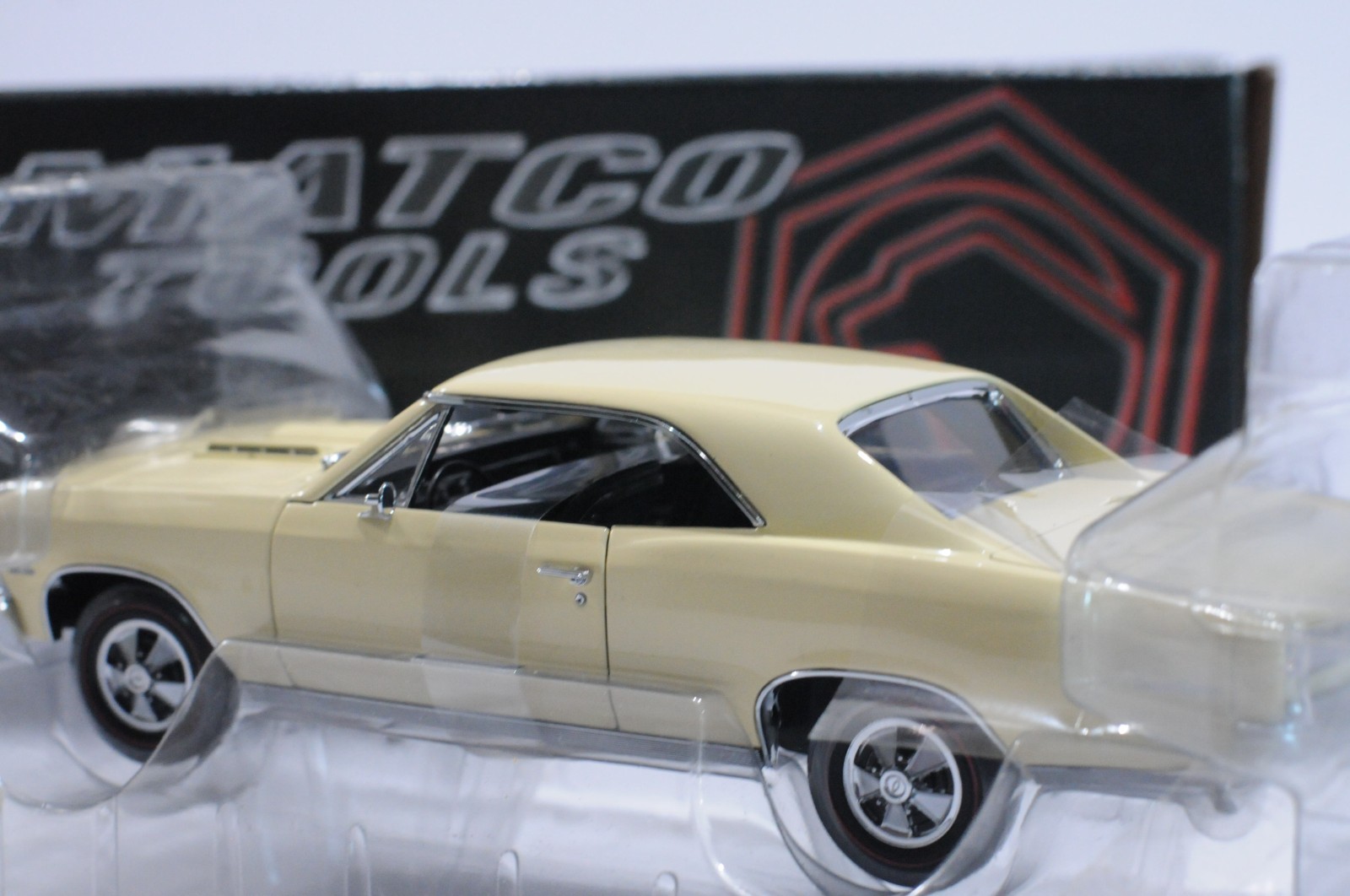 MATCO TOOLS 1966 CHEVY CHEVELLE SS396 CHAMPAGNE SCALE 1:18 LIMITED 1220/1401 NEW