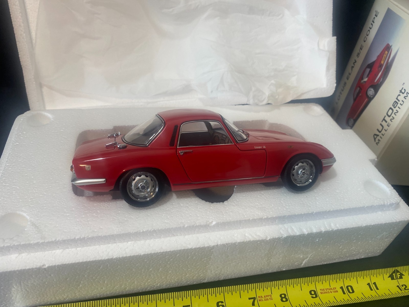 AUTOart Millenium 1:18 Lotus Elan S/E Coupe RED diecast car