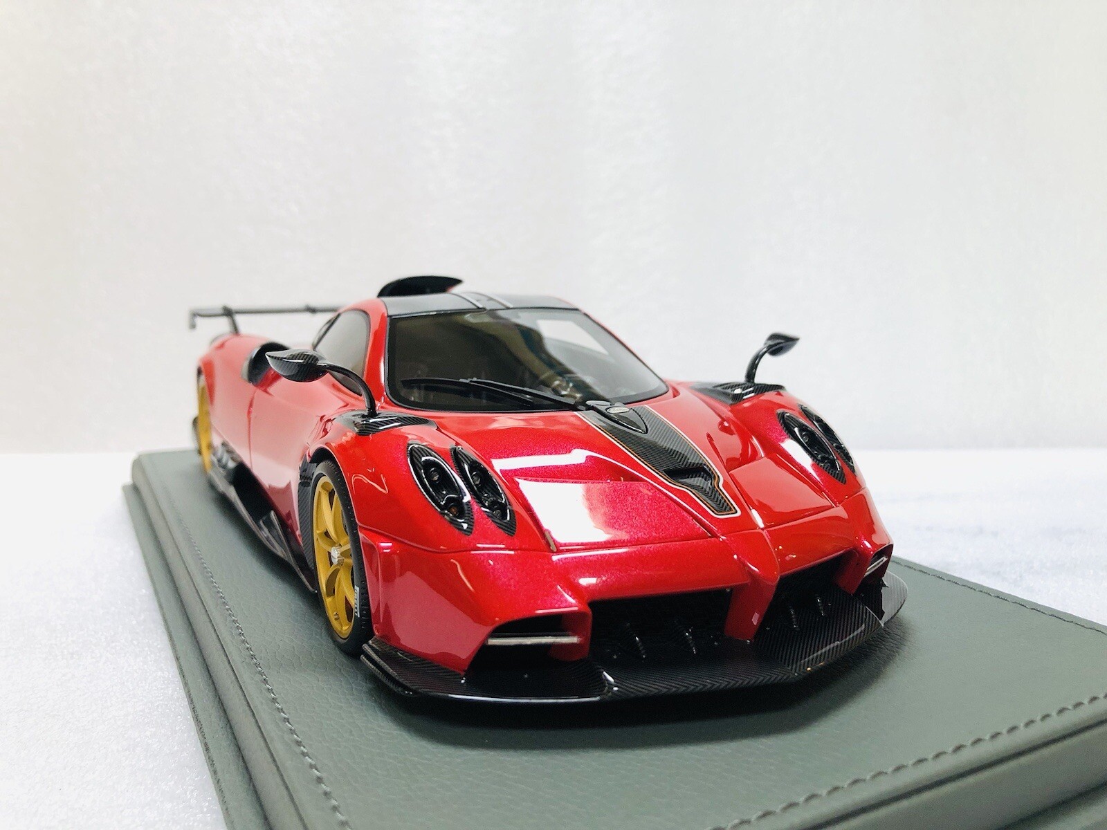 1/18 BBR Pagani Imola Azalea Red Metallic Limited 140 pcs with display case