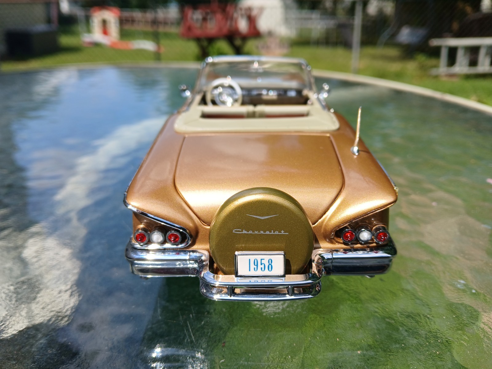1:24 Danbury Mint 1959 Chevy Impala Anniversary Gold Metallic Near mint w/box