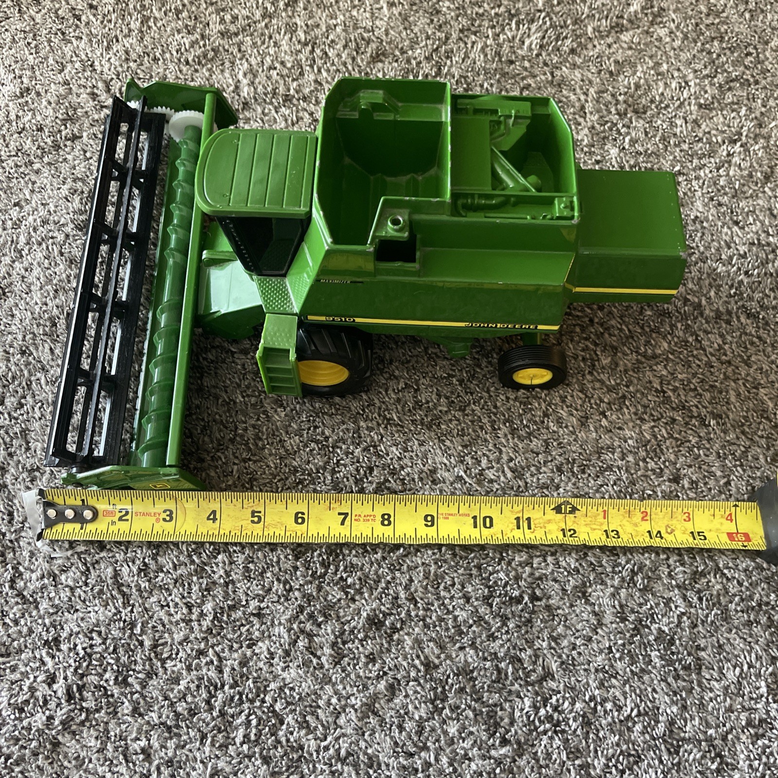 Vintage Metal ERTL John Deere 9510 Maximizer Combine With Bean Header. No Chute