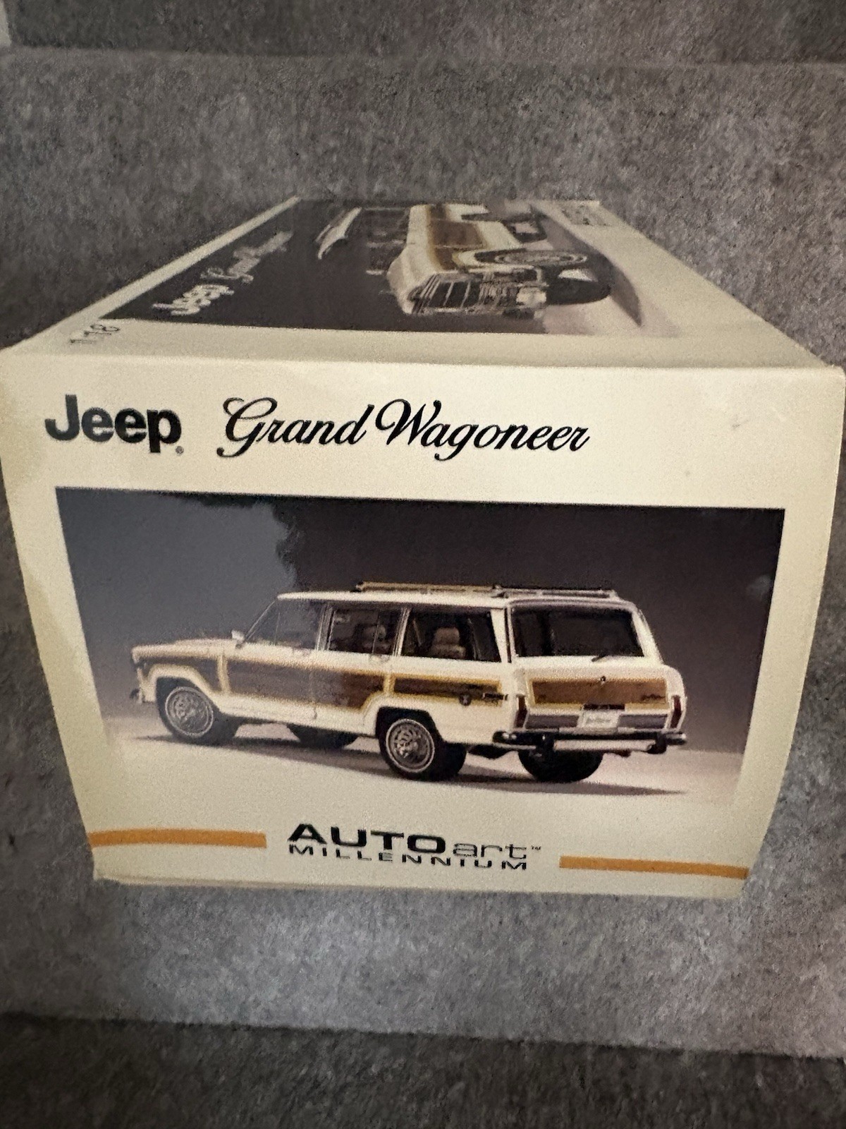 AUTOart Millennium 1/18 Jeep Grand Wagoneer #74001 Boxed Model Car