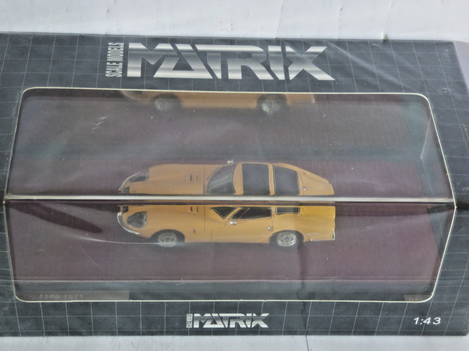 Matrix Marcos 3 litre GT 1968 – 1971 yellow, black seats 1:43 scale