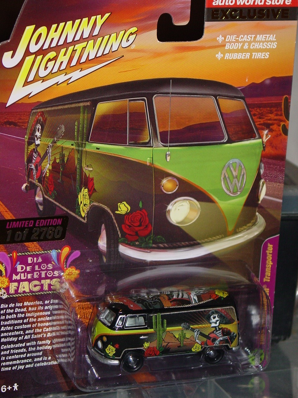 JOHNNY LIGHTNING 1965 VOLKSWAGEN VW GRATEFUL HIPPIE BUS -Black, MIP 1/2496