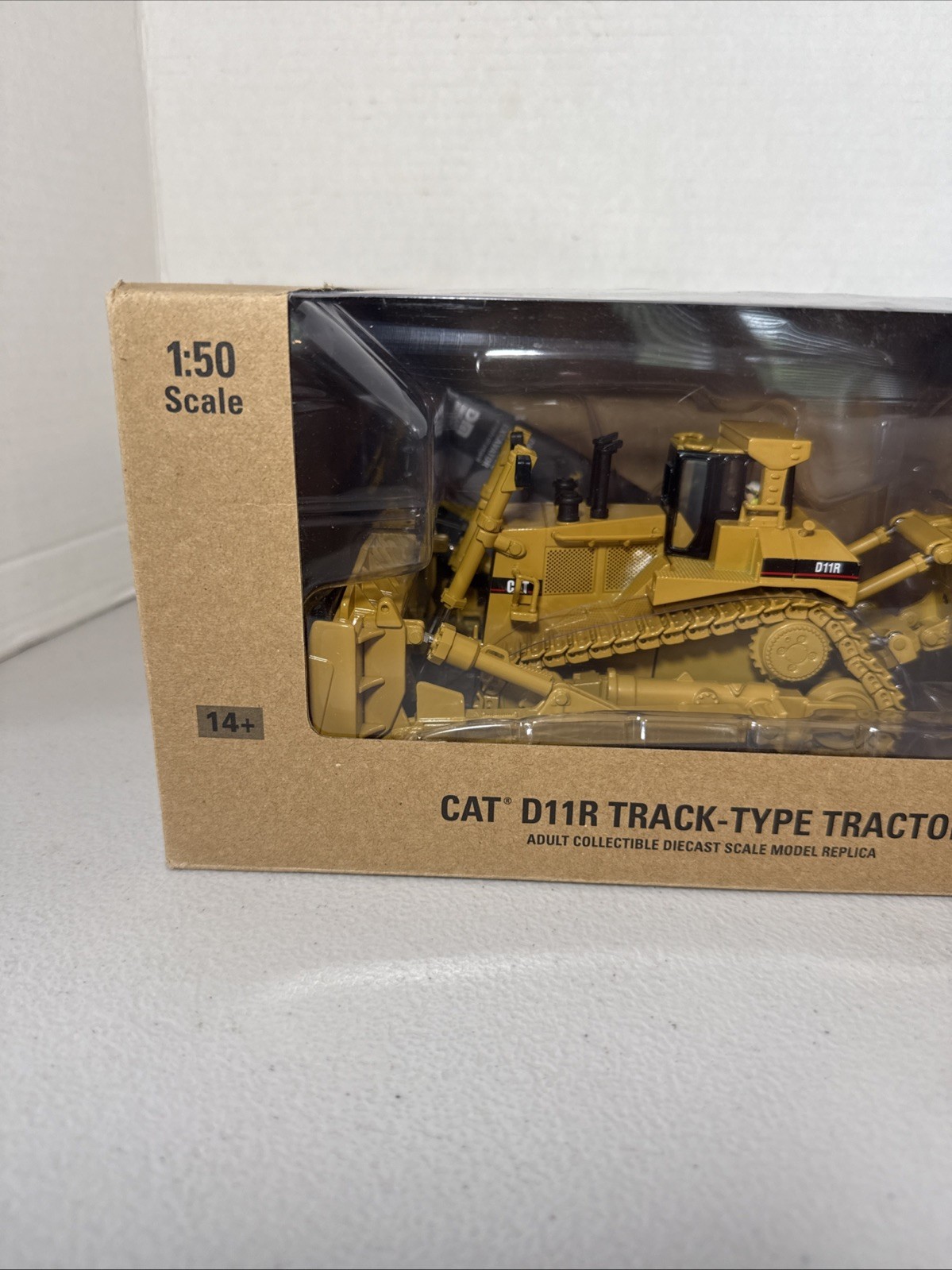 Diecast Masters CAT Caterpillar D11R Track-Type Tractor 1:50 Scale Model 85025C