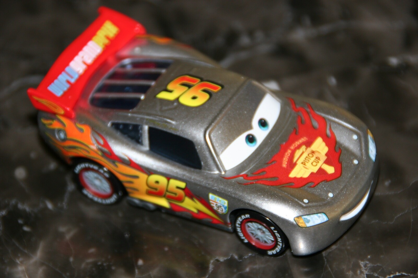 DISNEY PIXAR CARS “LIGHTNING McQUEEN WITH METALLIC FINISH” SILVER RACER SERIES