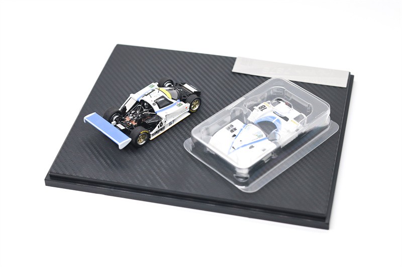 MOTORHELIX 1:64 787B Diecast Model Car