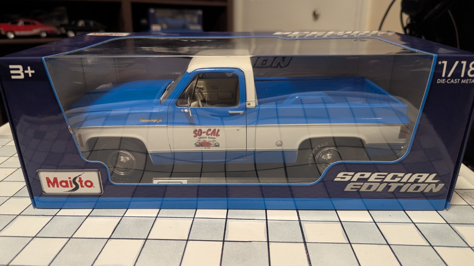 Maisto 1/18 1974 Chevrolet C10 Cheyenne Super Blue
