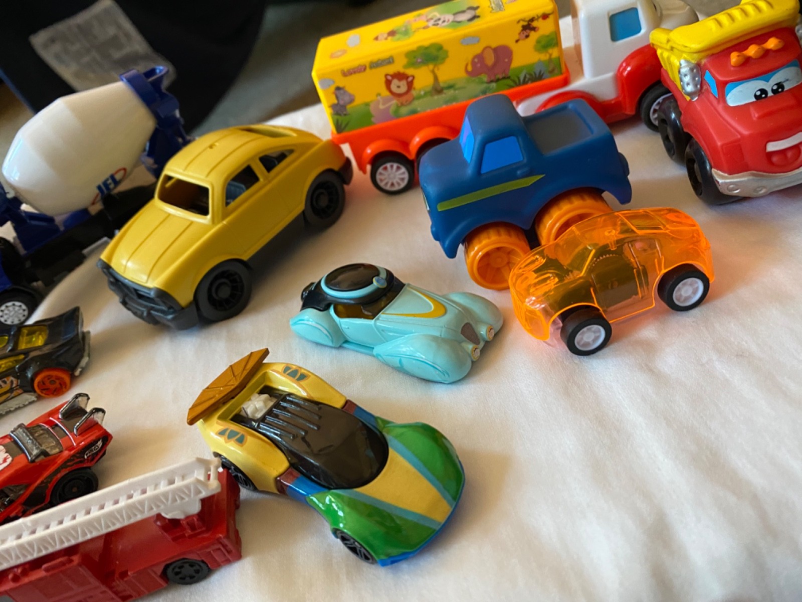 Various Cars Trucks Lot of 12 Vehicle Toys 017-005