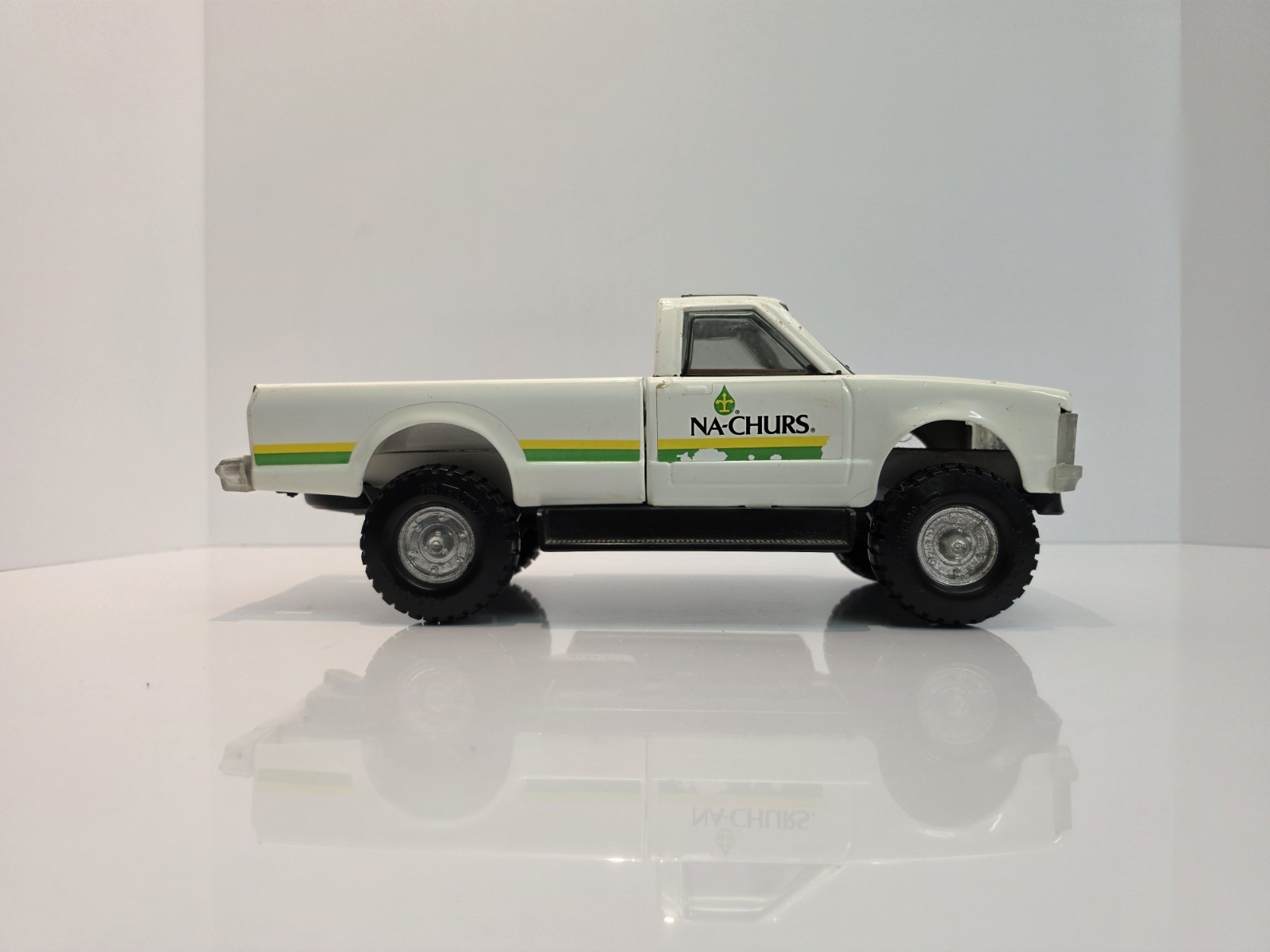 ERTL 1986 GMC PICKUP FARM TRUCK NA-CHURS LIQUID FERTILIZER 1/16 Scale