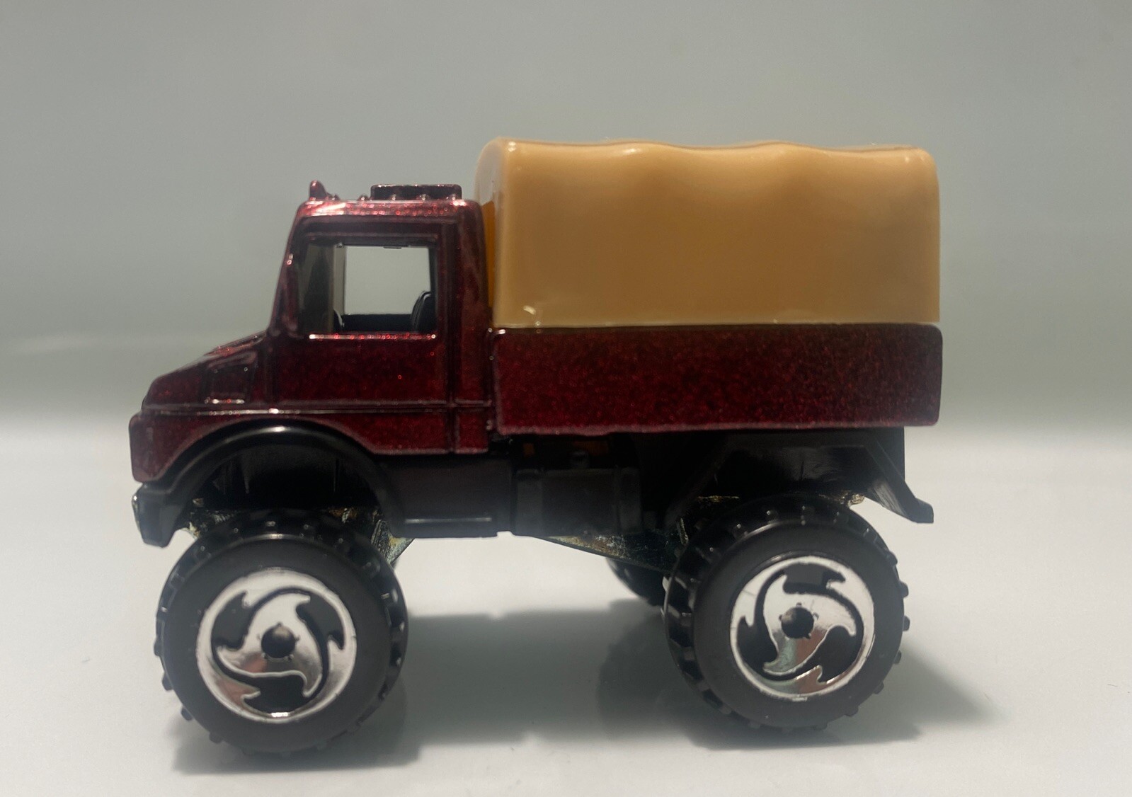 ** 2000 Hot Wheels MERCEDES-BENZ UNIMOG w/ REMOVABLE TOP MINT BLISTER PULL **