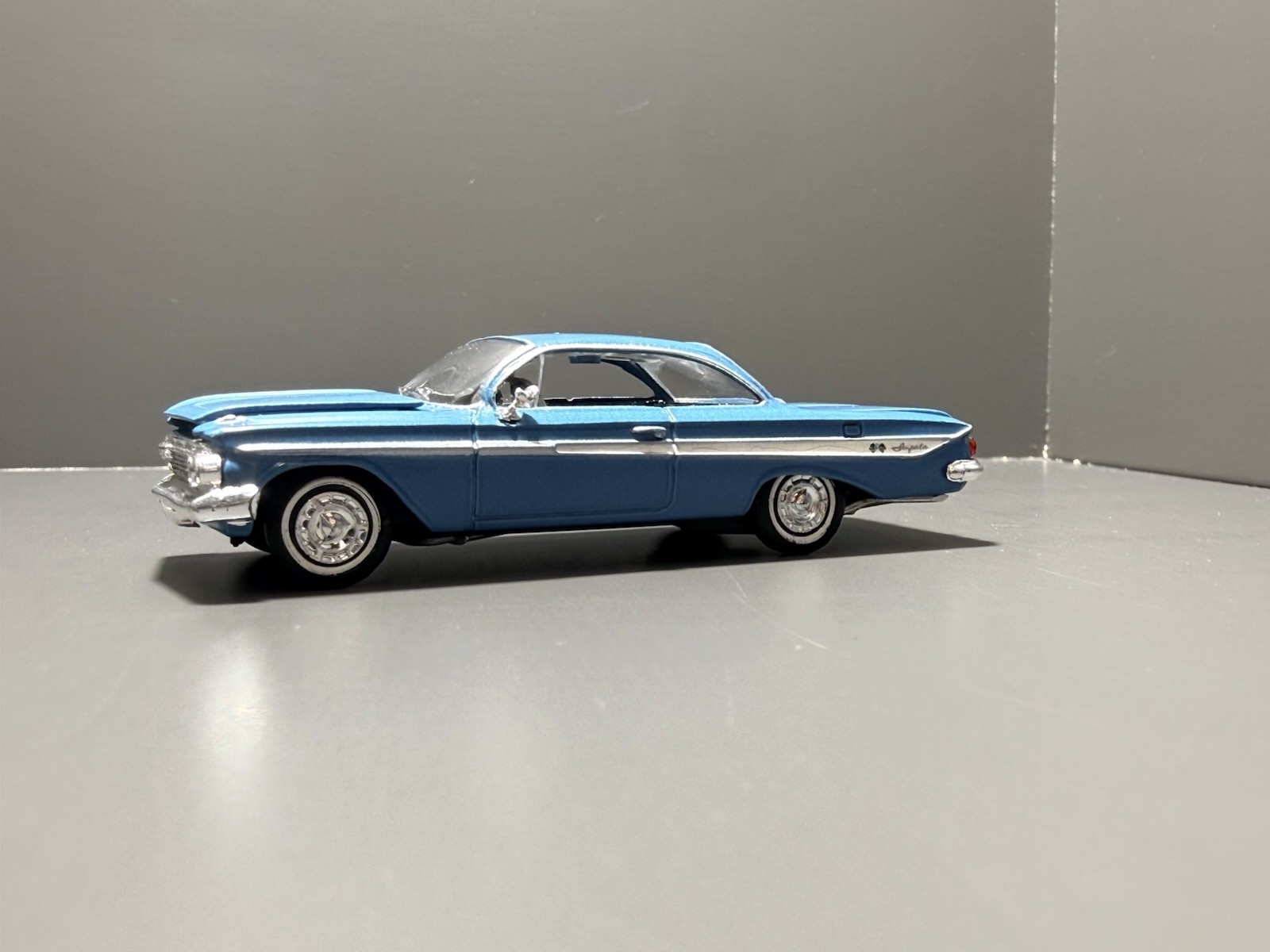 1961 61 Chevy Impala SS 409 Blue Opening Hood & Trunk 1/64 Scale