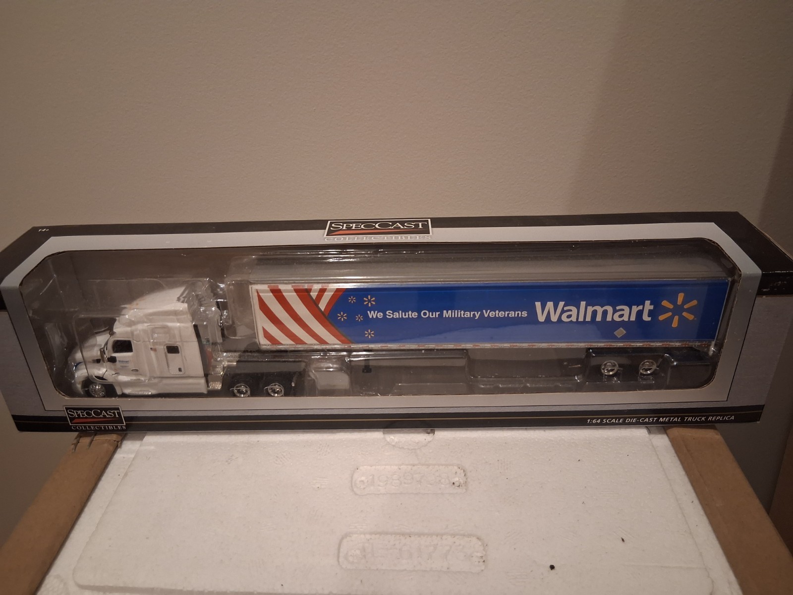 WALMART SEMI TRUCK PETERBILT VETERANS SALUTE NEW