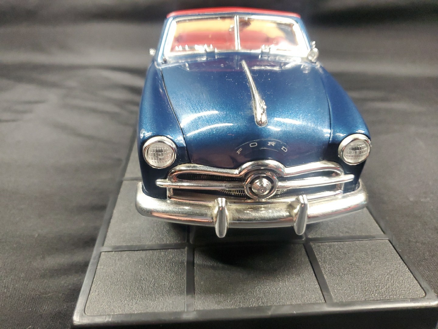 1/18 Mira Golden Line 1949 Ford Custom Convertible Blue W/ Baseplate See Pics **