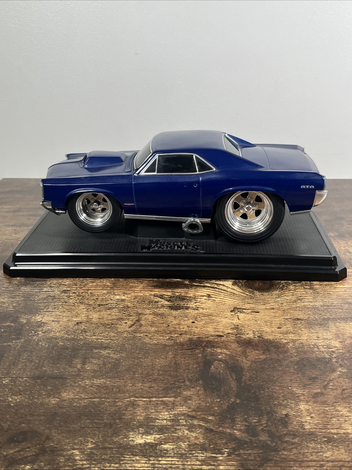 Rare Muscle Machines Dark Blue 1966 GTO Real 1:18 Scale With Stand