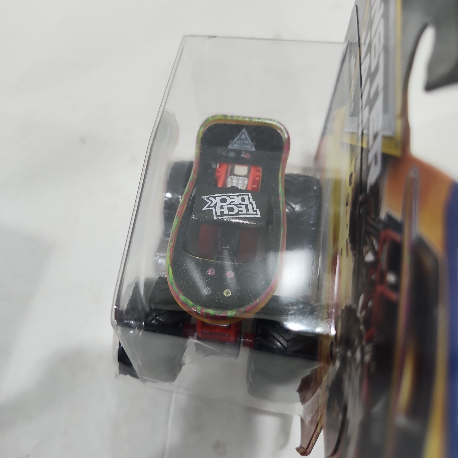 Monster Jam 1:64 Tech Deck Wreck Deck Die-Cast Monster Truck Series 45 (2026)