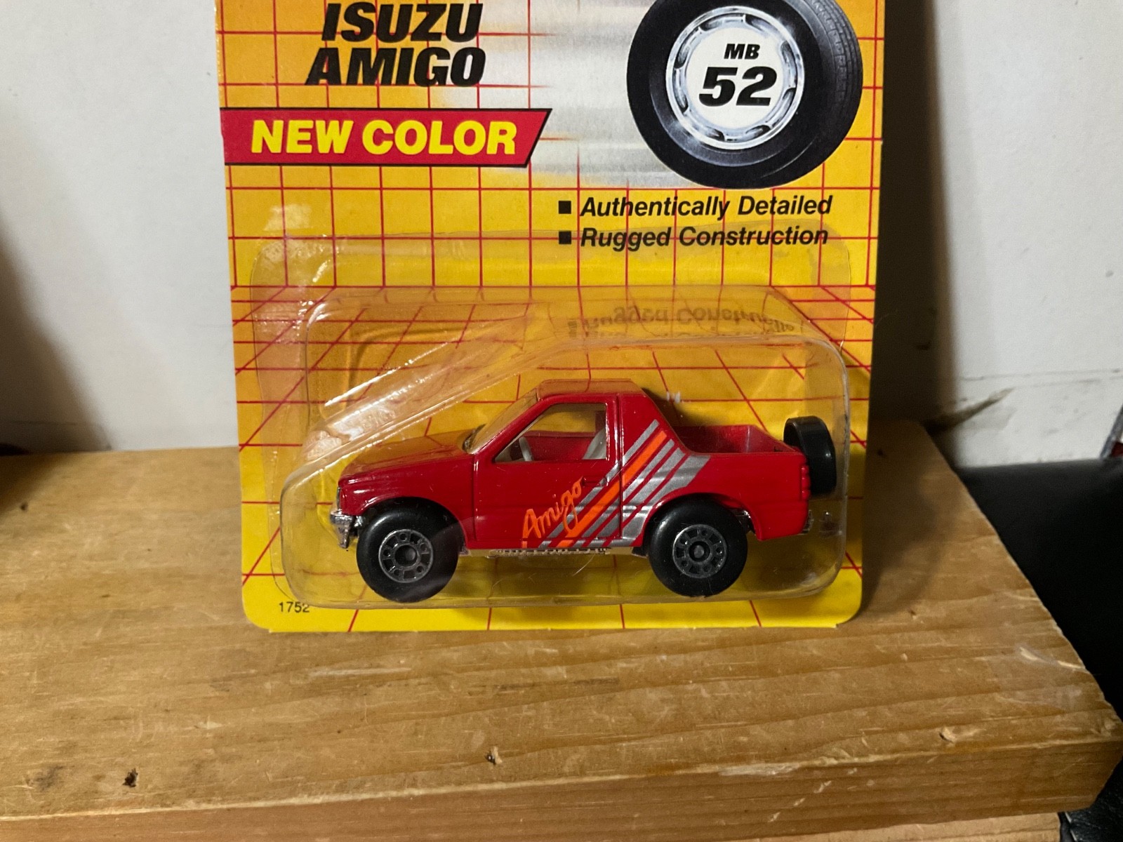Matchbox 1992 MB 52 Isuzu Amigo new color for 1992 is red