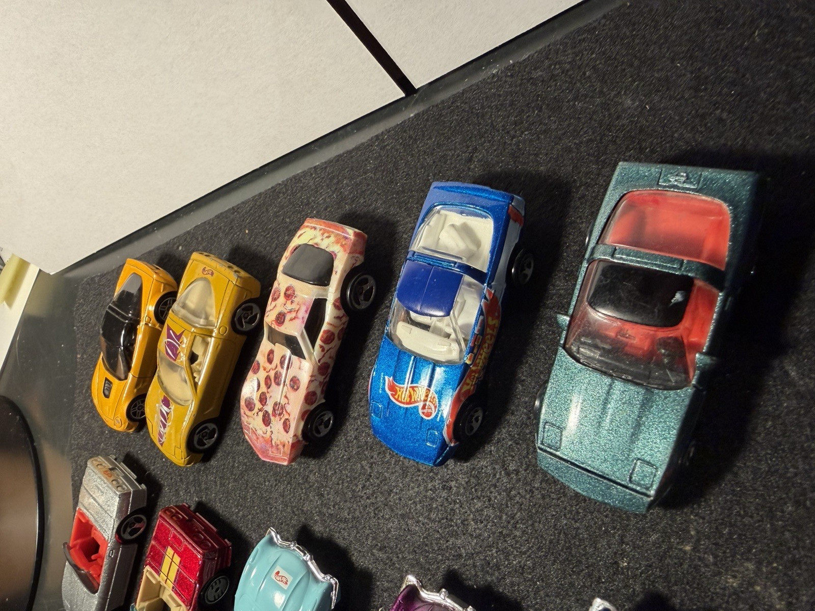 Hot Wheels LOT of 11 Corvette cars loose-all diff see photos please