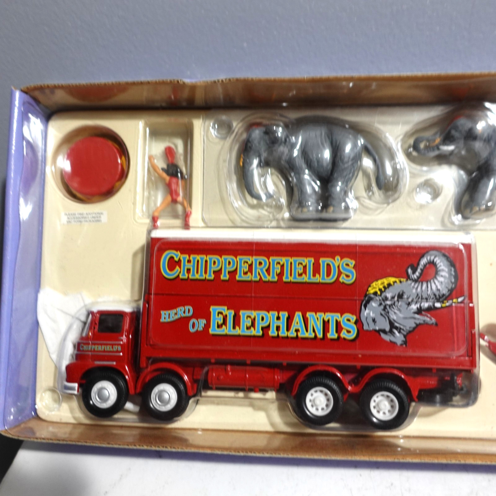 Corgi Diecast 31902 Chipperfields Foden S21 Lorry & Trailer With Elephants