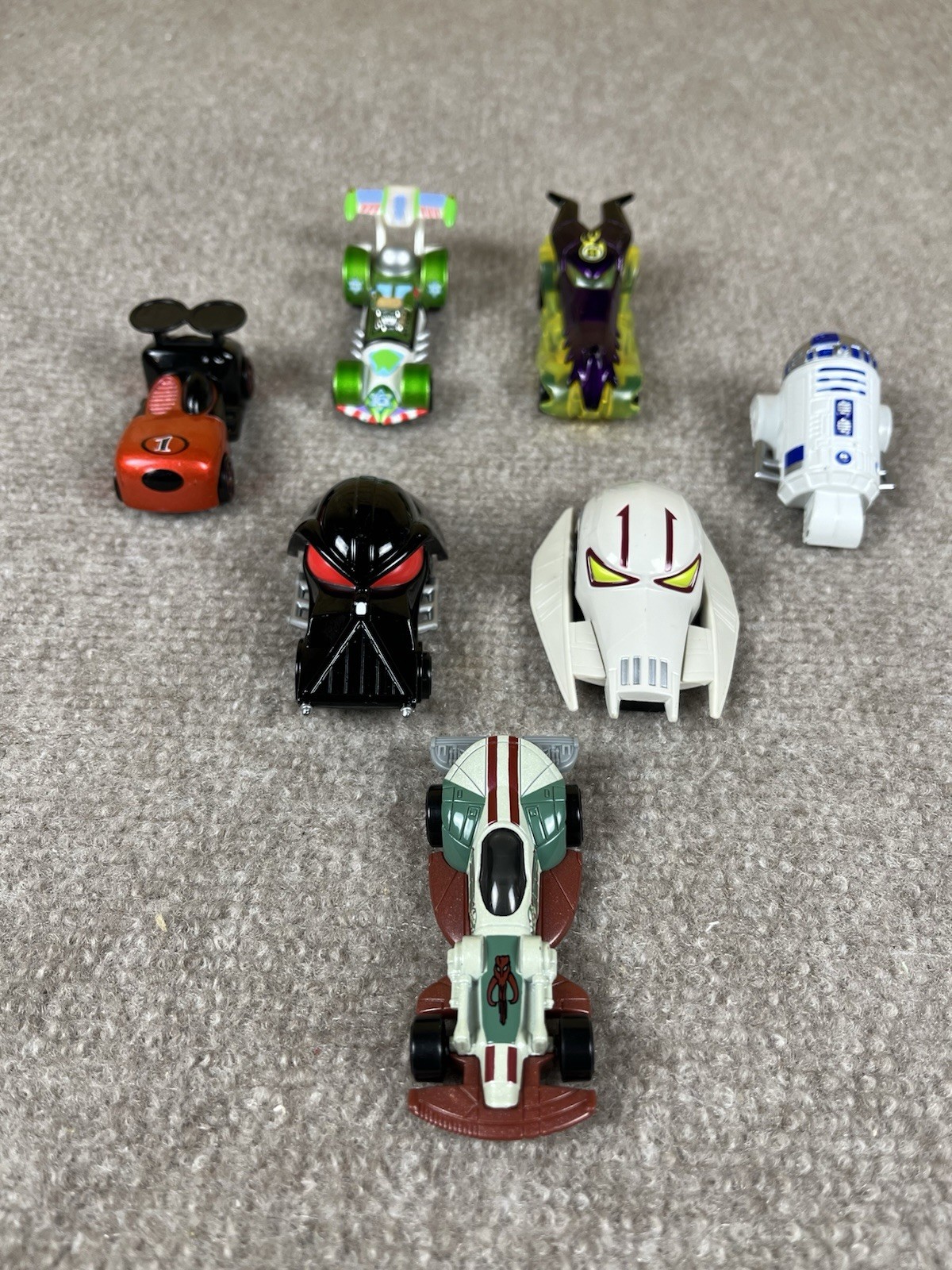 Collection of 7 cars Star Wars & Disney Racers, Details in the description.csh