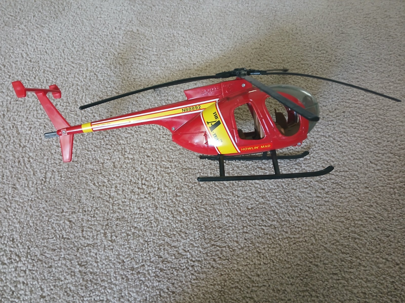 Ertl The A-Team Howlin Mad Murdock Hughes Helicopter 1:16 Scale