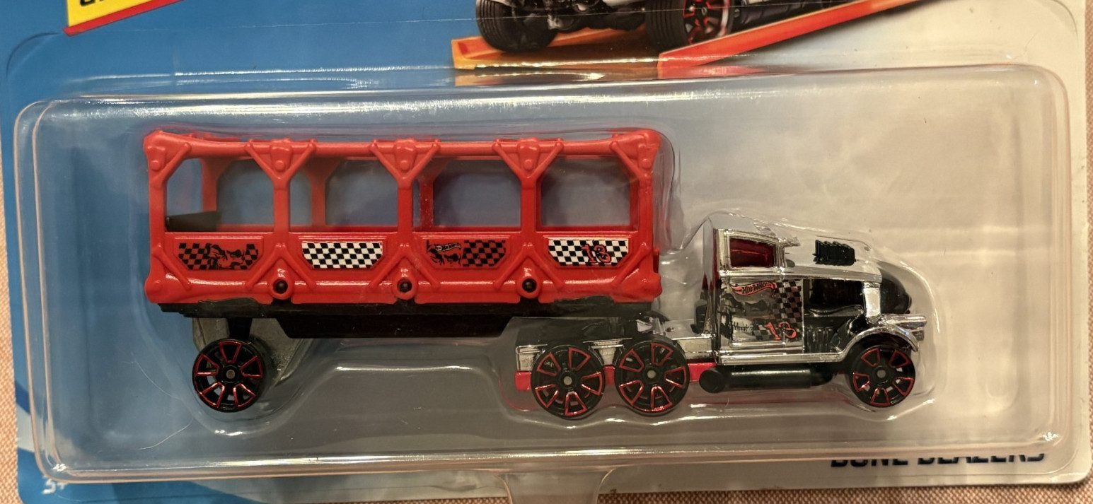 HOT WHEELS 50TH 2018 Track Stars Haulers BONE BLAZERS BLACK
