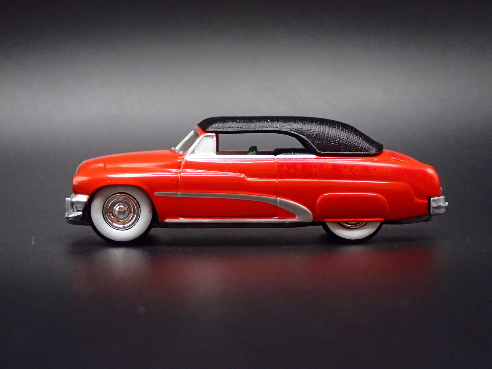 1951 51 MERC MERCURY CONVERTIBLE ORANGE 1:64 SCALE DIORAMA DIECAST MODEL CAR