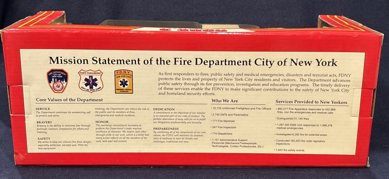 1:32 Code 3 FDNY New York Fire Department Freightliner MT-55 Command Post NEW!!