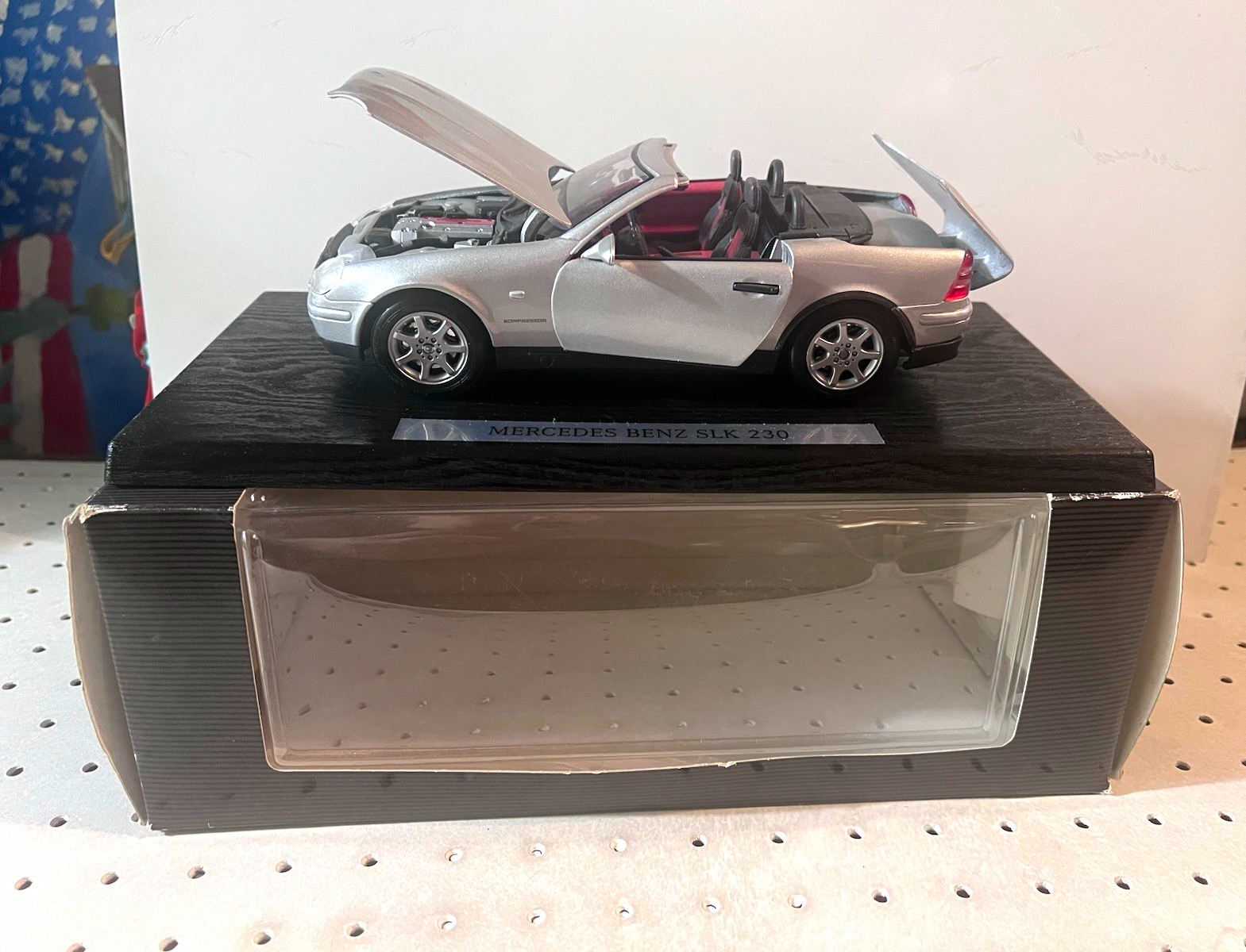 Mercedes-Benz Collection 1:18 1996 Mercedes-Benz SLK 230 Silver Diecast Open