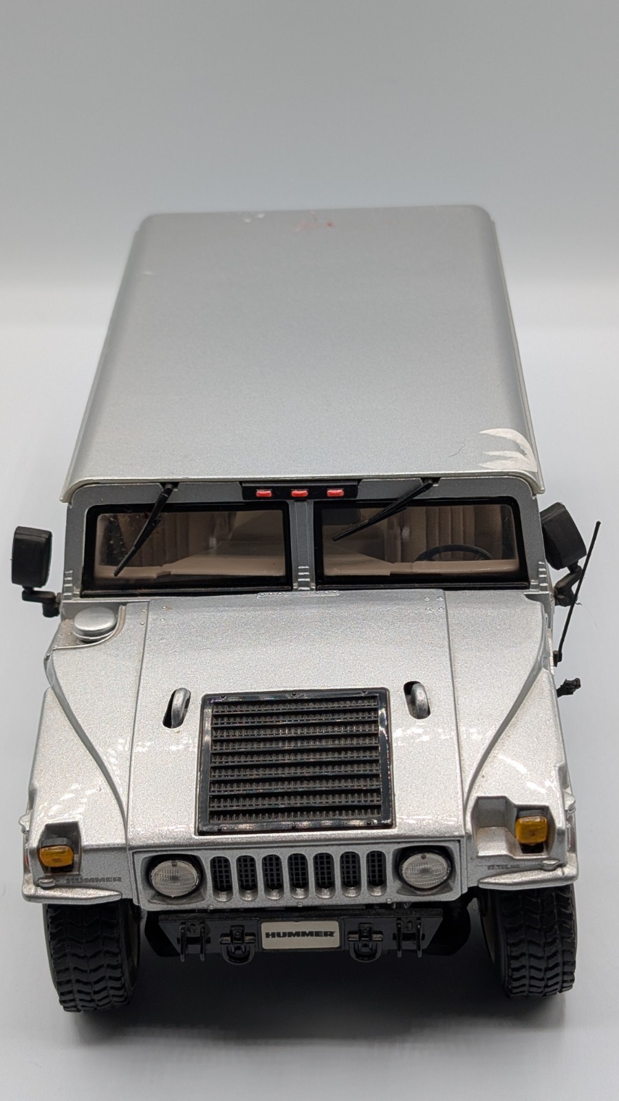 Maisto Hummer Hard Top 4×4 1:18 Scale Diecast Model Humvee Silver