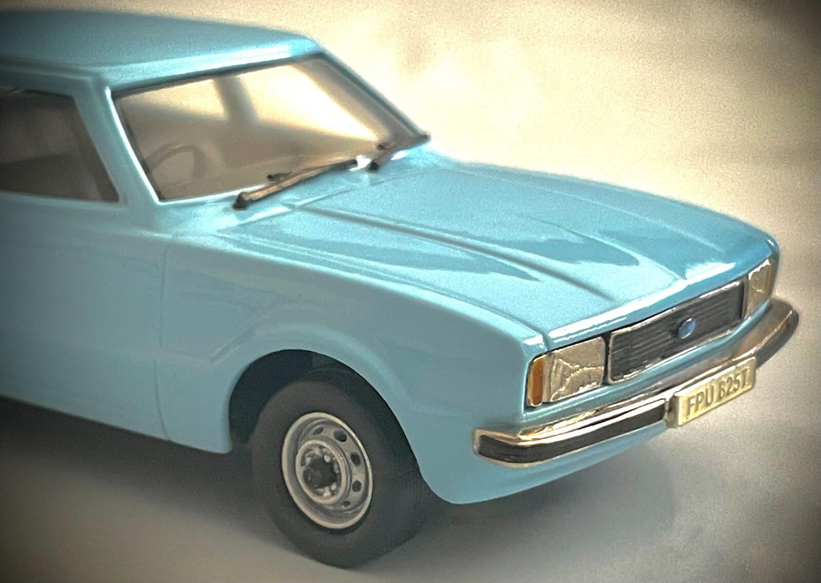 Lansdowne LDM 56 – 1979 Ford Cortina MKIV 1.6L, 4-Door Saloon (Bermuda Blue)