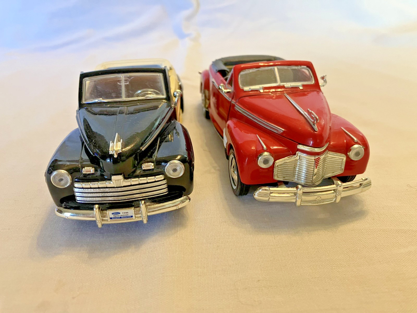 Vintage Diecast Replicas 1946 Ford & 1941 Chevrolet Convertibles 1/32 Scale